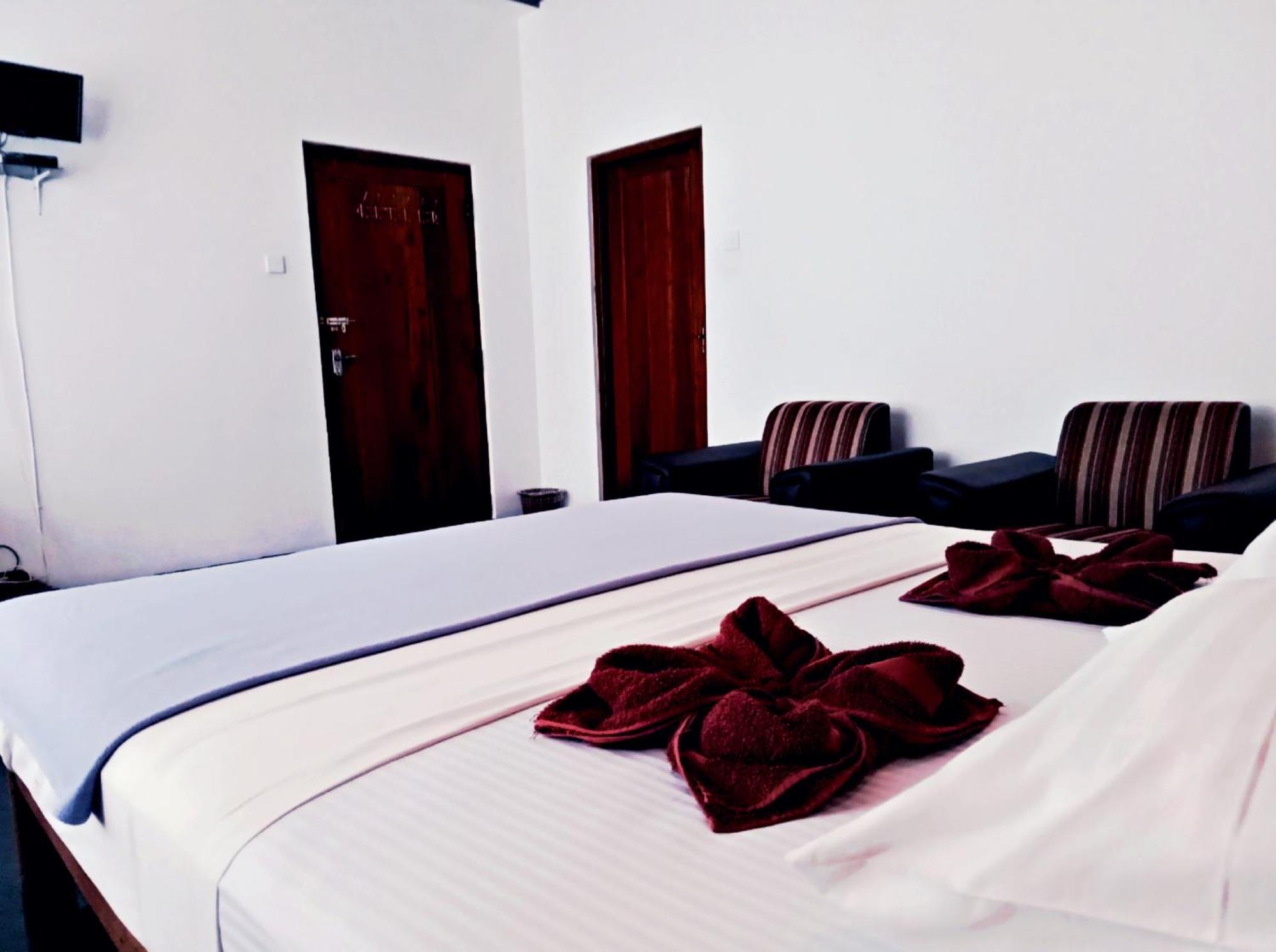 Monarch Ella Hotel Exterior photo